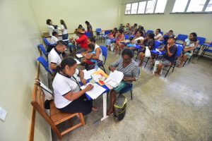 Imagem da notícia - Governo do Amazonas paga terceira parcela do auxílio-moradia a famílias do Monte Horebe.