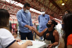 Imagem da notícia - Wilson Lima libera terceiro pagamento de 2021 a beneficiários do Prosamim do Igarapé do Quarenta e Mestre Chico.