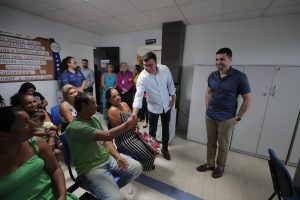 governadorwilson-lima-acompanha-atendimento-social-3