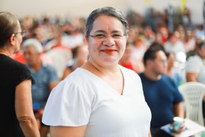 Imagem da notícia - “Esse documento é muito importante para mim”, diz moradora do Conjunto Carlos Braga ao receber título definitivo do imóvel