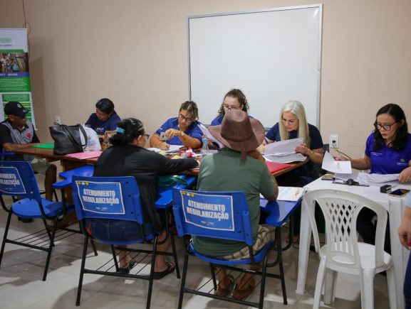 Governo do Amazonas faz atualização cadastral dos moradores do Conjunto Manoel José de Souza em Rio Preto da Eva