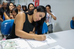 Governo do Amazonas realiza pagamento de soluções de moradia para 118 beneficiários do Pr…